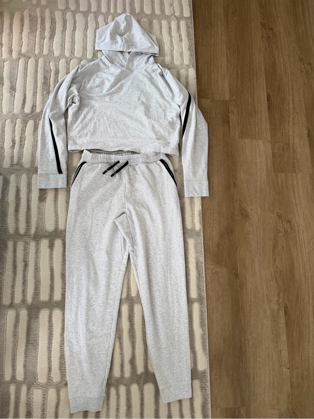 On Running Light Gray Hooded Set with Black Trim
